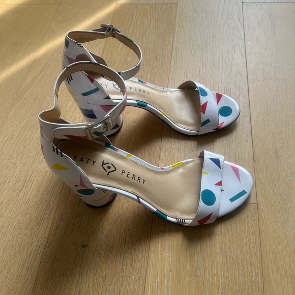 Katy Perry Open Toe Heel - Picture 2 of 4